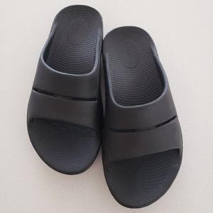 OOFOS Sandals